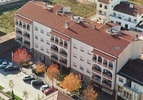 Edificio Puigpedrós - Vista Aérea Arbolada